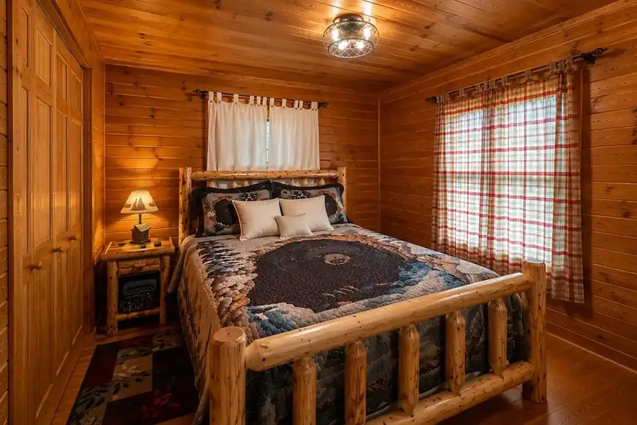 Second bedroom with queen bed
